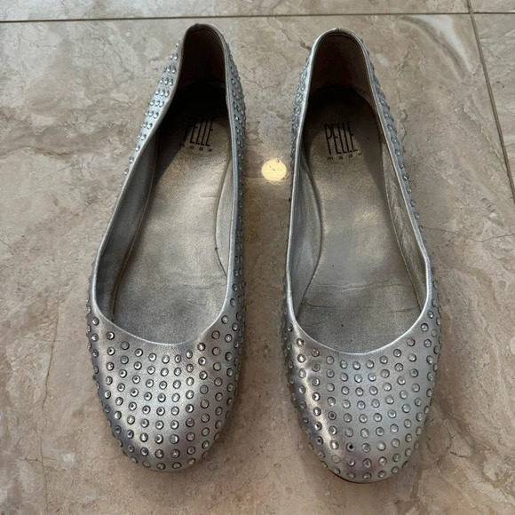 Pelle Moda Silver Flats with Rhinestones Sz. 9.5 - Picture 1 of 4